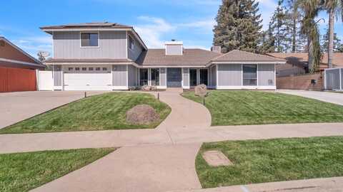 420 E Mercedes Avenue, Tulare, CA 93274