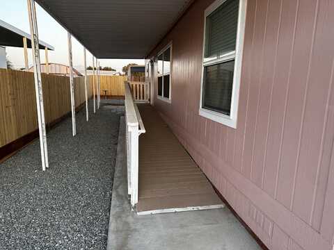 720 E Worth Avenue, Porterville, CA 93257