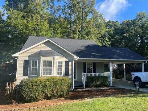 7 Oak Ridge Drive, Thomasville, NC 27360