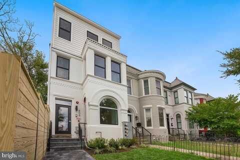 808 12TH NE, WASHINGTON, DC 20002