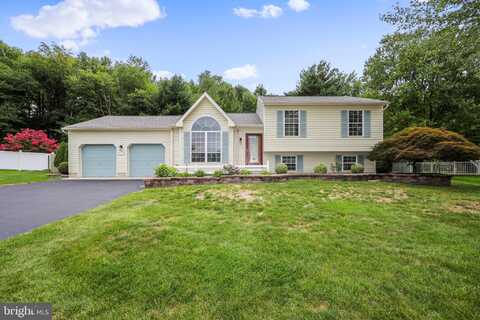 16 CAREY CIRCLE, BURLINGTON, NJ 08016