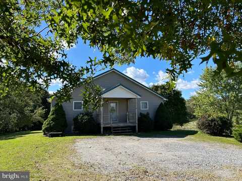 427 MILLER ROAD, MILLERSBURG, PA 17061