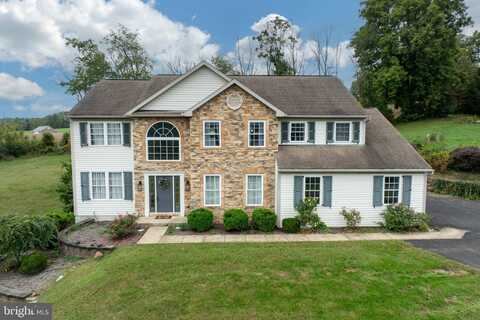 6 CINAMON COURT, MOHNTON, PA 19540