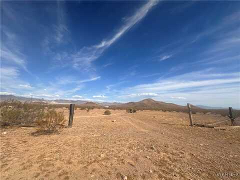 000 N Carrizo Road, Golden Valley, AZ 86413