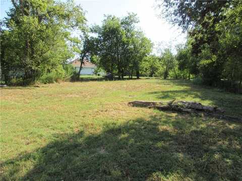 406 S Whitt Street, Groesbeck, TX 76642