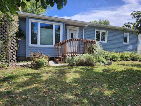 558 Cloverdale Avenue, Waterloo, IA 50703