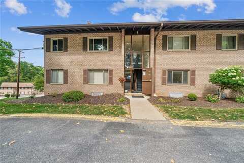 2032 Sanlin Dr, Crescent, PA 15108