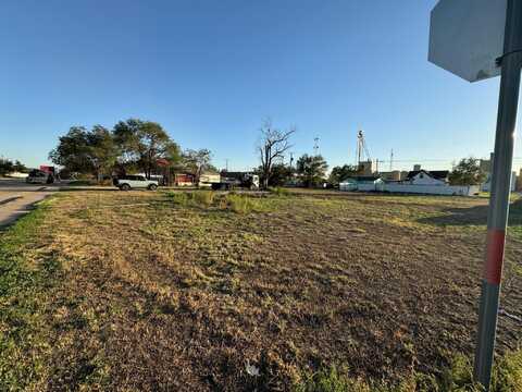 419 N Poplar Street, Stratford, TX 79084