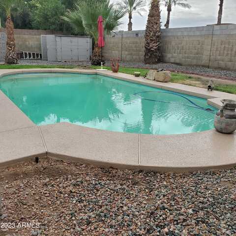 4827 E LA PUENTE Avenue, Phoenix, AZ 85044