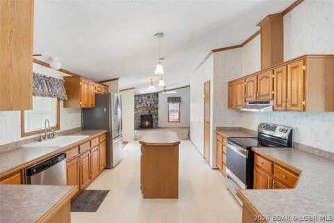 26 Putt-N-Bay Drive, Sunrise Beach, MO 65079