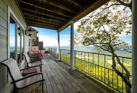 8761 Scenic Highway, Lookout Mountain, GA 30750