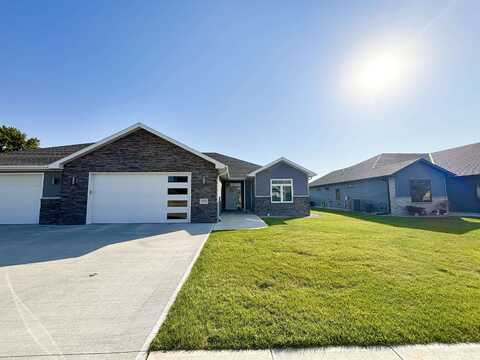 3163 KOZY DRIVE, COLUMBUS, NE 68601