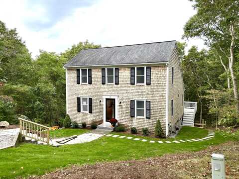 8 Wayside Lane, Sandwich, MA 02563