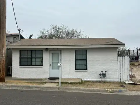 617 Commercial St., Eagle Pass, TX 78852