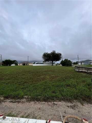 1201 NE 12th Place, Cape Coral, FL 33909