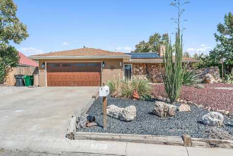 300 MONTANA WELLS Road NE, Rio Rancho, NM 87124