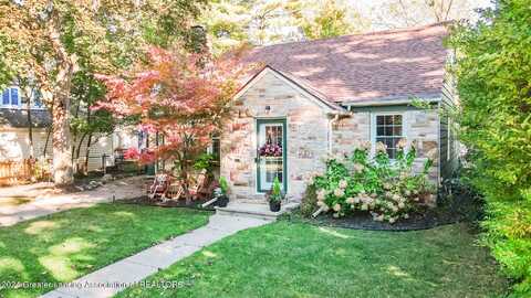 821 Snyder Road, East Lansing, MI 48823