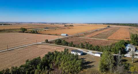 975 County Road 47, Tekamah, NE 68061