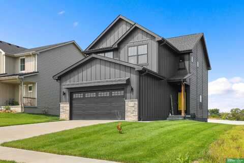 12110 S 111th Avenue, Papillion, NE 68046