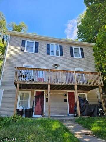 39 Mill St, High Bridge, NJ 08829