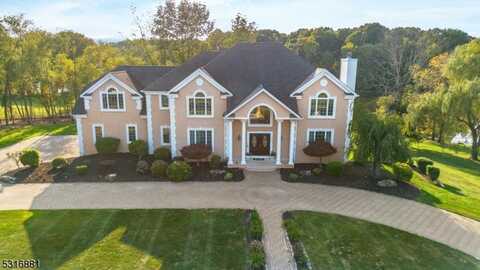 10 Kingsbrook Ct, Randolph, NJ 07945