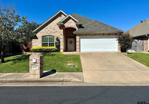 1852 Hollylake Circle, Tyler, TX 75703