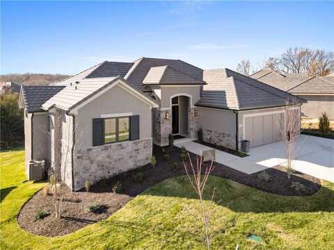 5818 N Lucerne Avenue, Kansas City, MO 64151