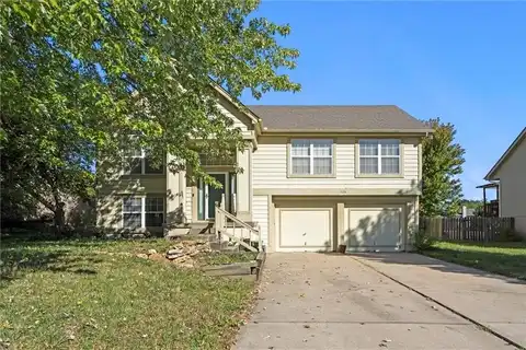 1524 NE HARVEST Lane, Lees Summit, MO 64086