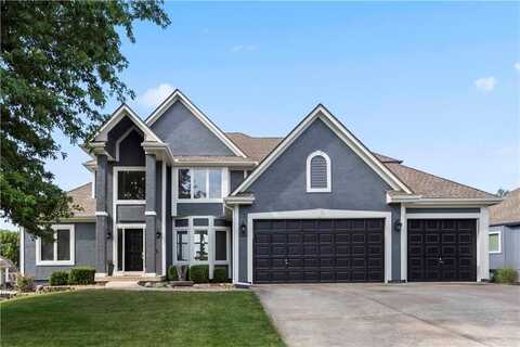 425 NE Oaks Ridge Drive, Lees Summit, MO 64064