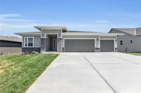 4705 Redwood Street, Leavenworth, KS 66048