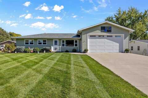 354 Larick Dr, Marion, IA 52302