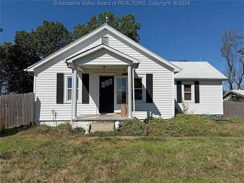 7271 McLane Pike, Liberty, WV 25124