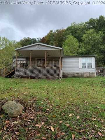 1403 Ossia Road, Duck, WV 25063