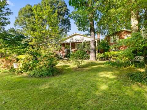 121 Arthur Lane, Hendersonville, NC 28791