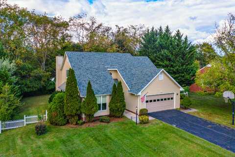 10 Grouse Run Rd, Lexington, VA 24450