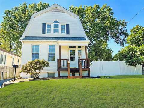 5202 Heege Road, Saint Louis, MO 63123