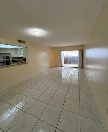 9405 Fontainebleau Blvd, Miami, FL 33172