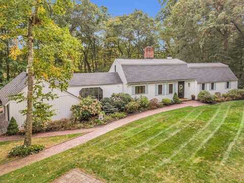 135 Coachmans Lane, North Andover, MA 01845