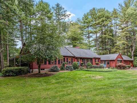 26 Lovejoy Rd, Andover, MA 01810