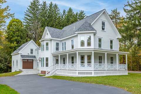 42 Park St, Pepperell, MA 01463