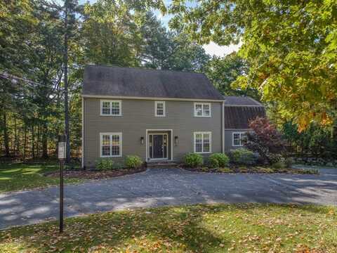 21 Tophet Road, Lynnfield, MA 01940