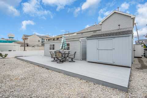 22 Brooklyn Avenue, Lavallette, NJ 08735