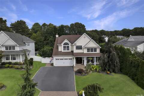 43 Manorview Way, Manorville, NY 11949