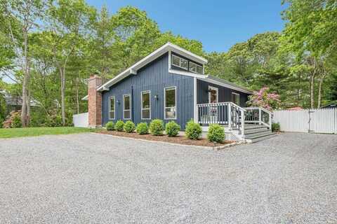 35 Montauk Boulevard, East Hampton, NY 11937