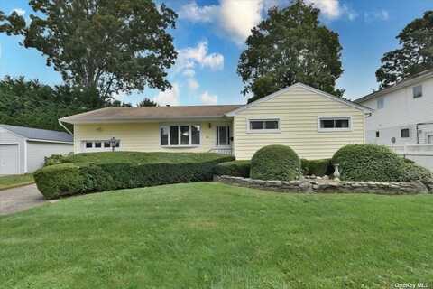 65 Fitzmaurice Street, Massapequa Park, NY 11762