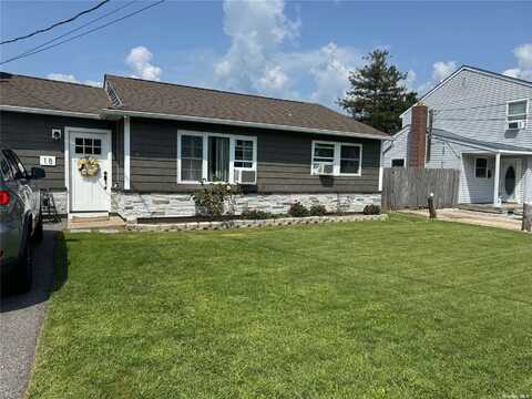 18 Washington Avenue, West Sayville, NY 11796