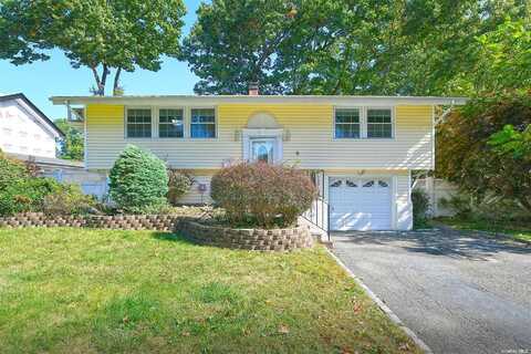 8 Horseshoe Lane, Commack, NY 11725