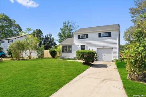 622 Narragansett Avenue, East Patchogue, NY 11772