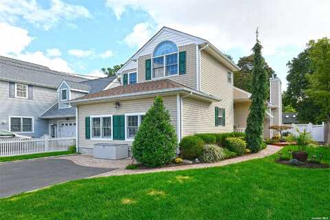 185 Maple Avenue, Smithtown, NY 11787