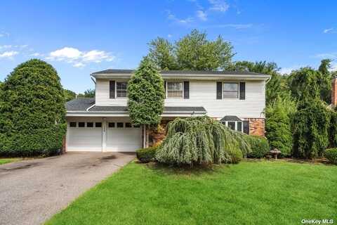 135 Plymouth Boulevard, Smithtown, NY 11787